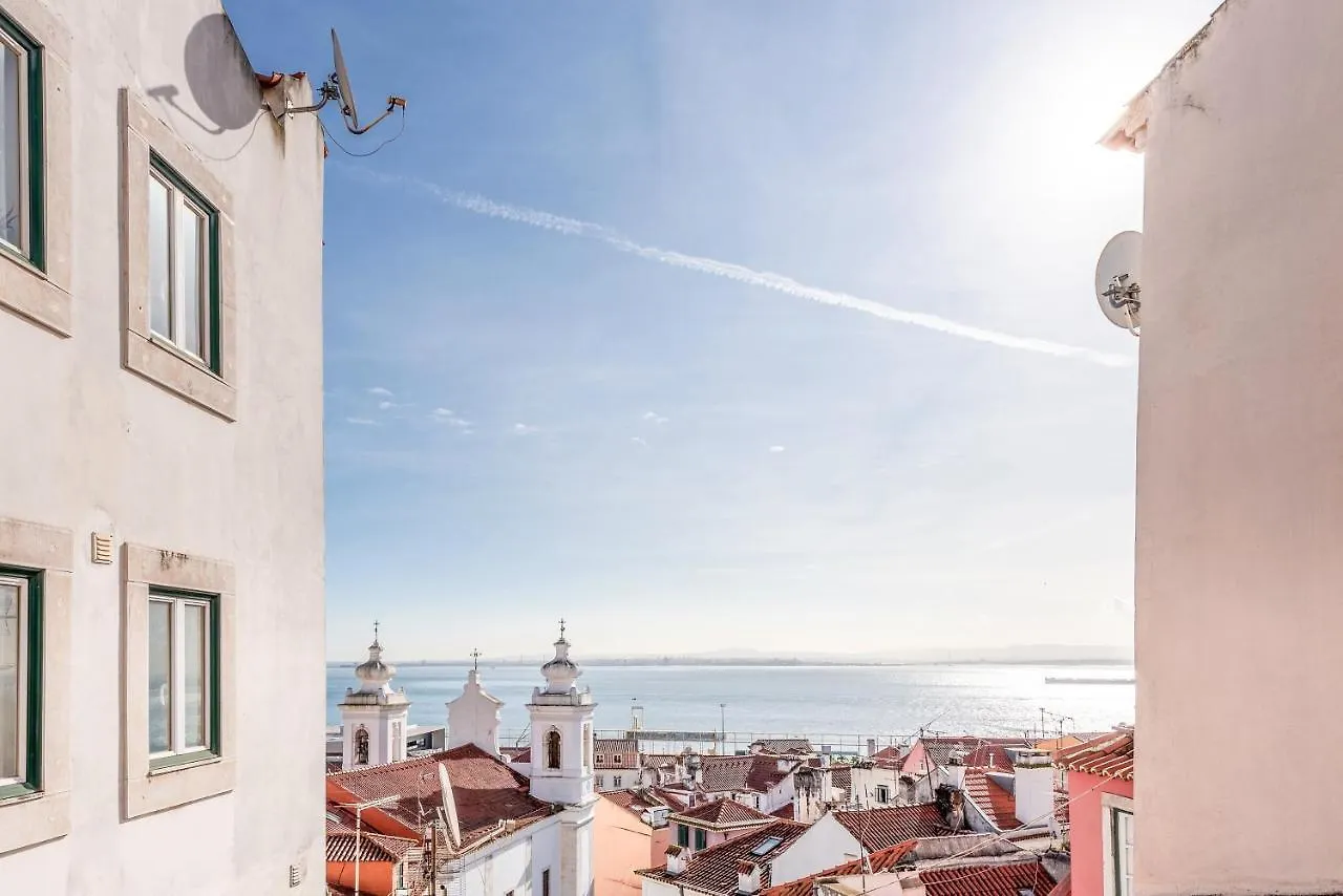 Bright Historical Apartment By Guestready Lisboa Portugal